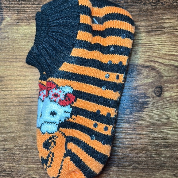 Hello Kitty Slipper Socks - Picture 2 of 2